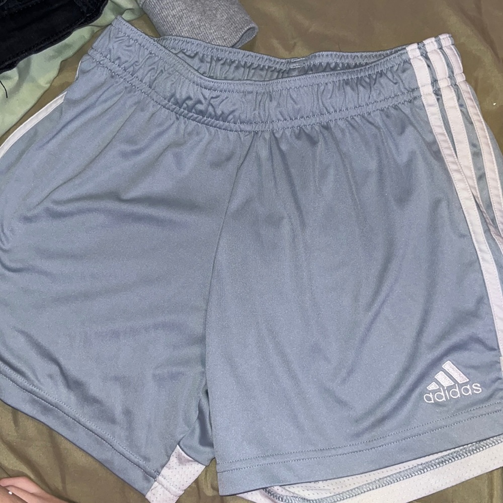 adidas shorts, worn only a few times. they will be washed before shipped :)